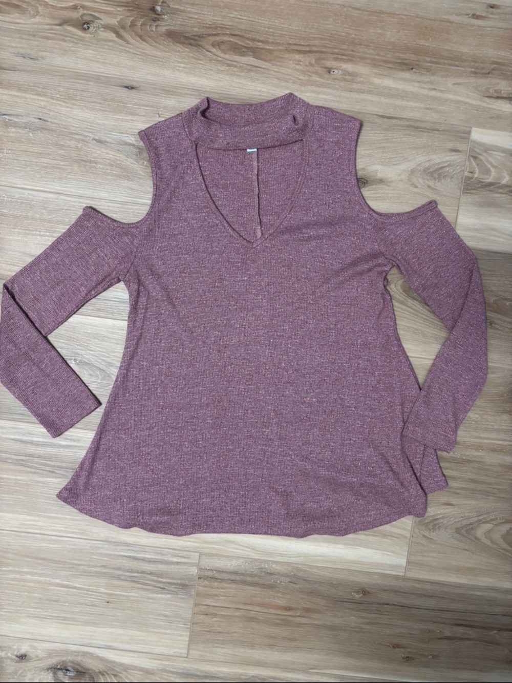 She + Sky Cold-Shoulder V-Neck Long Sleeve Top in Mauve